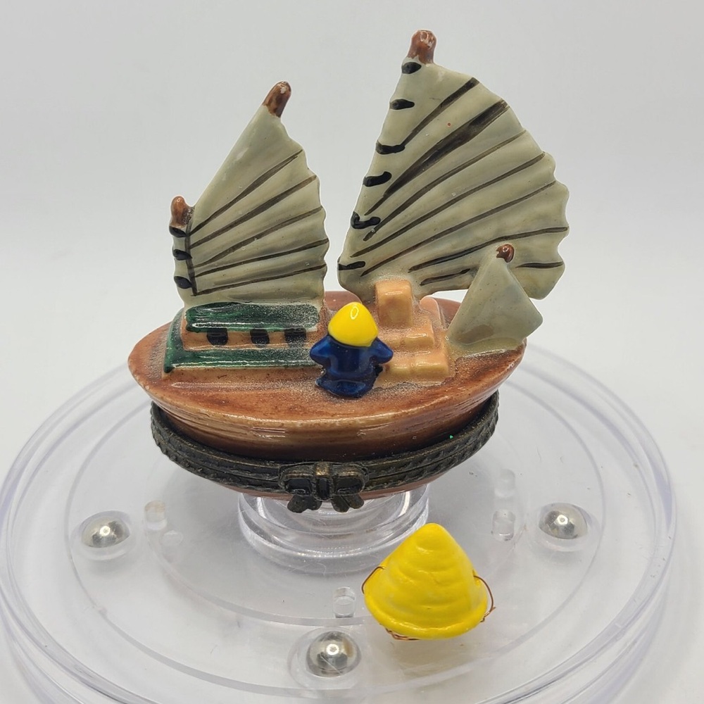 Vintage Chinese Junk Boat Porcelain Hinged Box. Like new. Gently used.